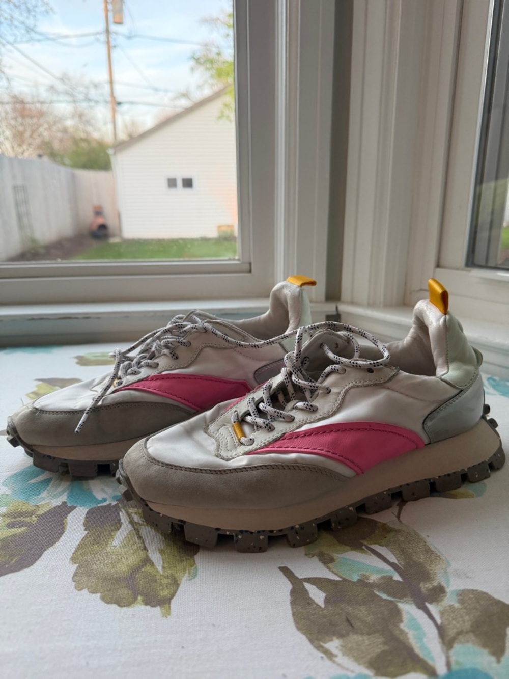 Women’s Pink Accent Casual Sneakers